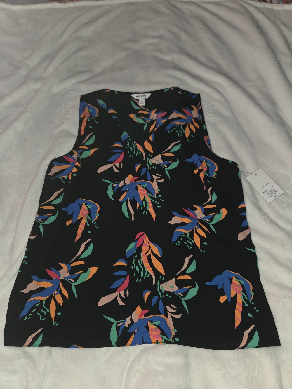 Nine West Black Floral-Print V-Neck Shell with Multicolor Leaves